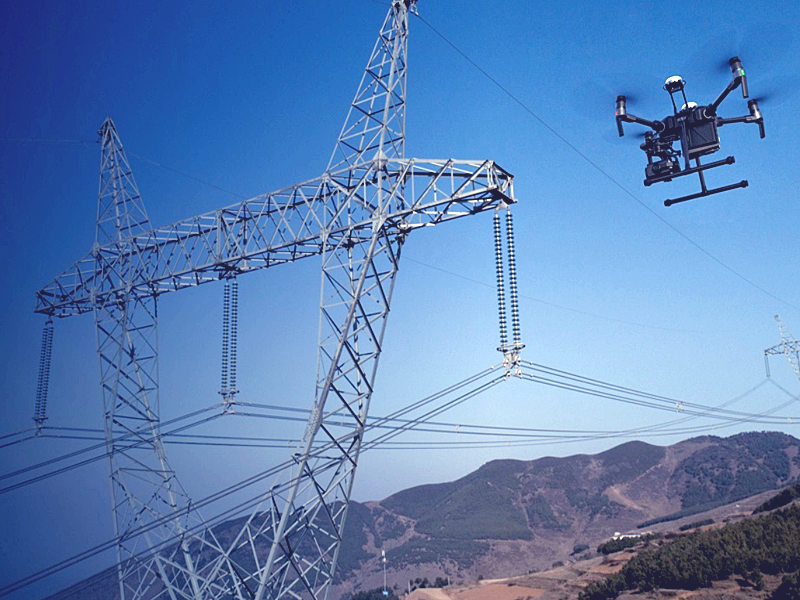 送電線ドローン空撮